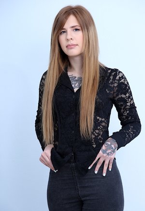 18 year old girl Amber nudes the cum from her bf's cock after they screw